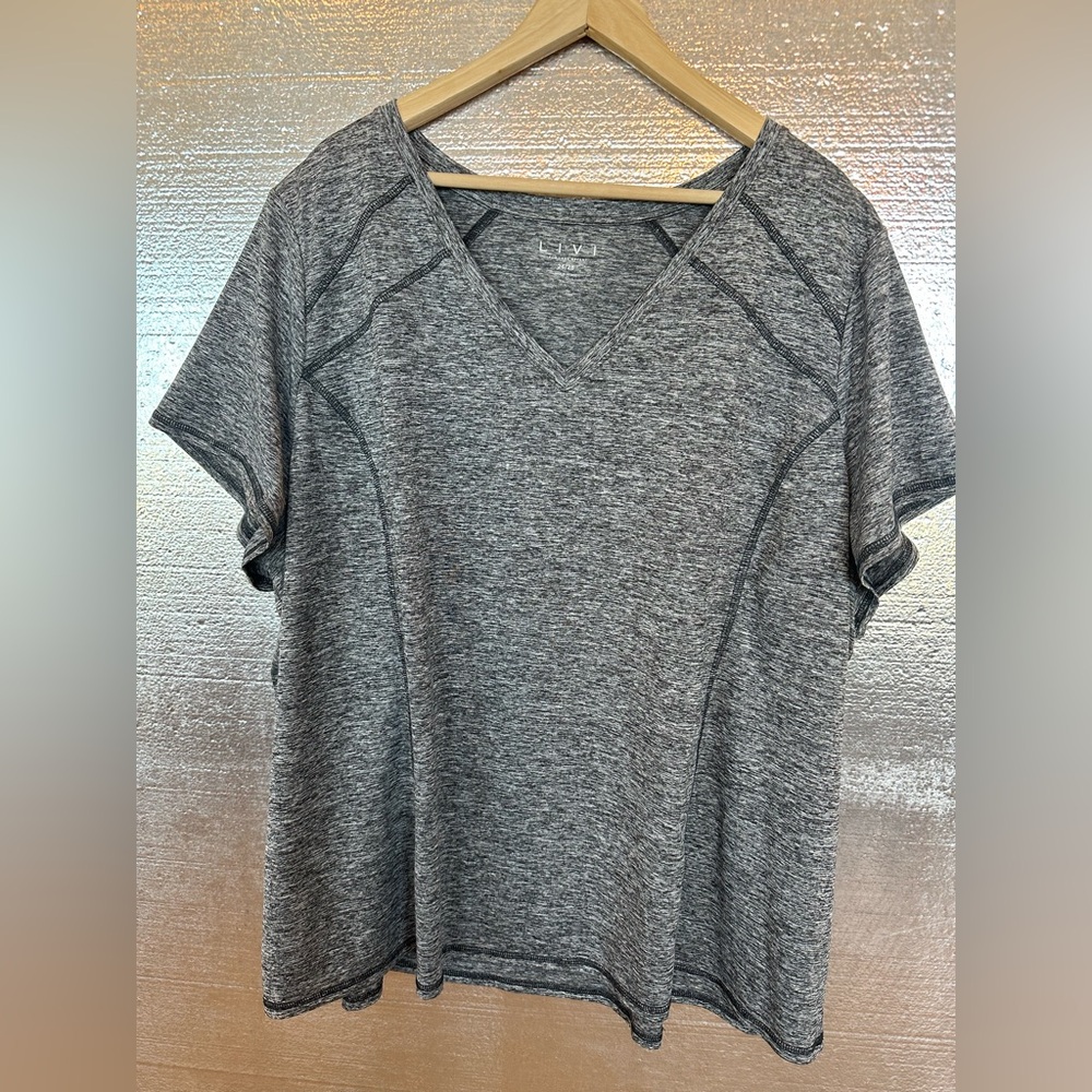 Lane Bryant LIVI Activewear V-neck Quick Dry Top